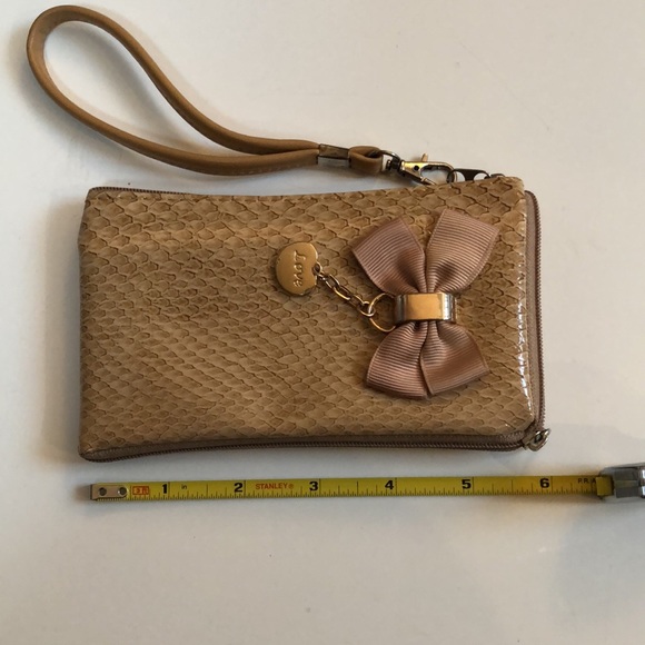 ⭐️Host Pick⭐️ - Small wrist wallet - Picture 10 of 16